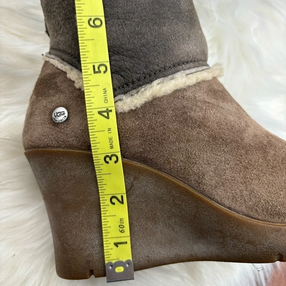 UGG TALL WINTER WEDGES PULL UP BOOTS SIZE 8